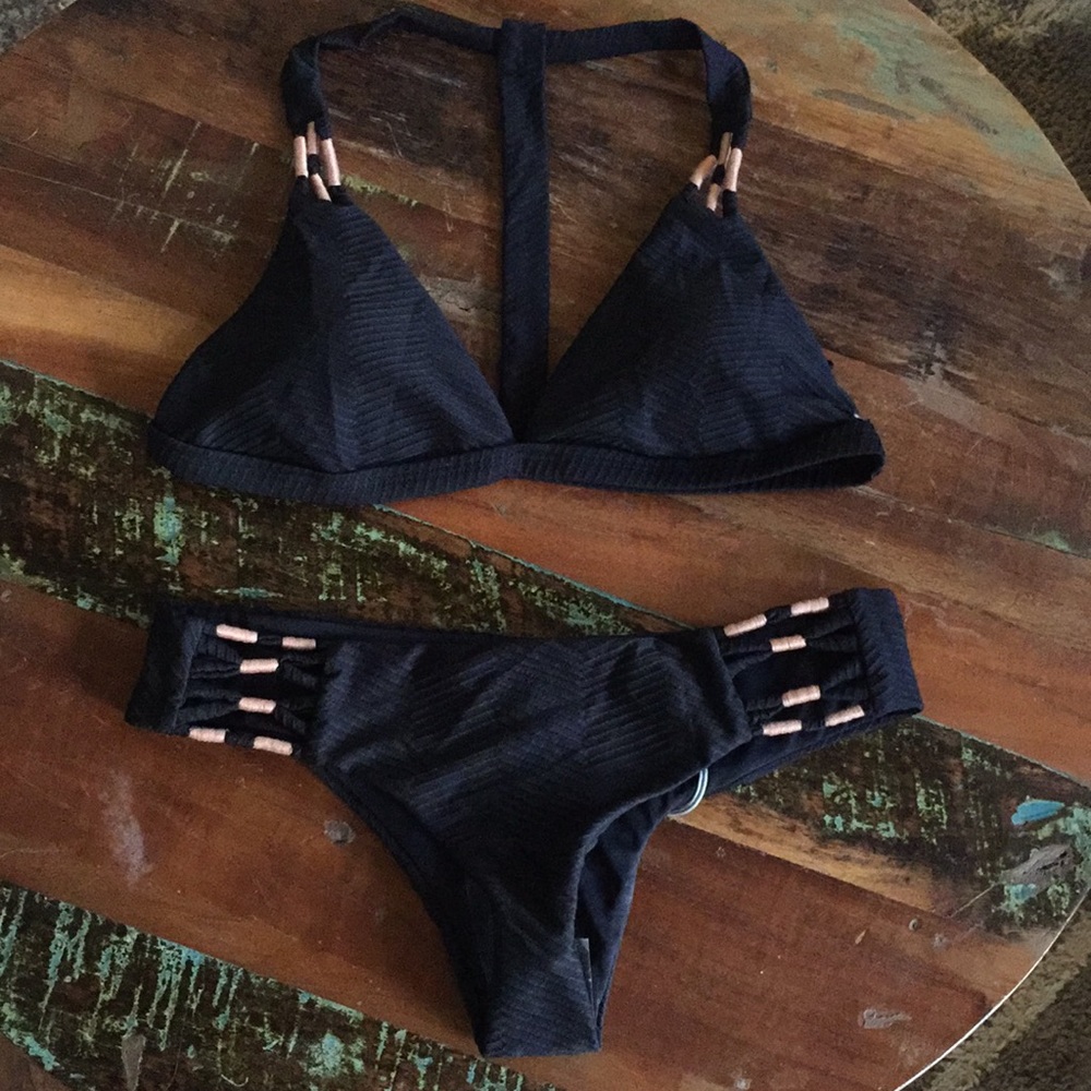 Brand new O’Neill cheeky black bikini set